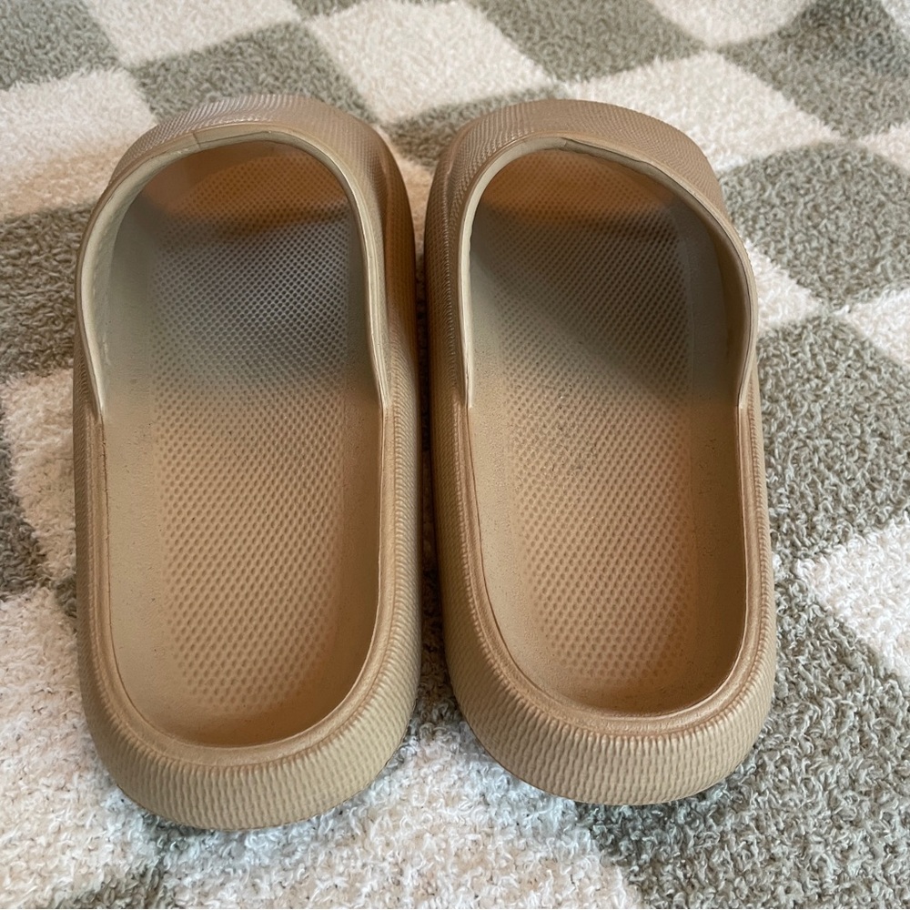 Khaki Cloud Slides - Picture 6 of 7